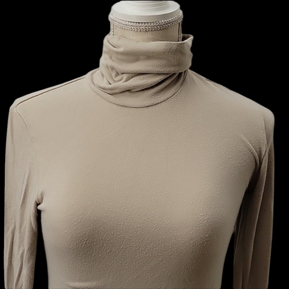 CAbi Turtleneck top - Picture 2 of 5